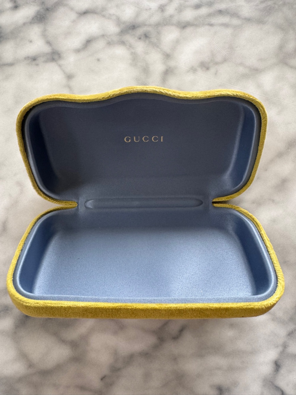 Gucci Black Sunglasses with Hard Shell Case - Picture 7 of 10